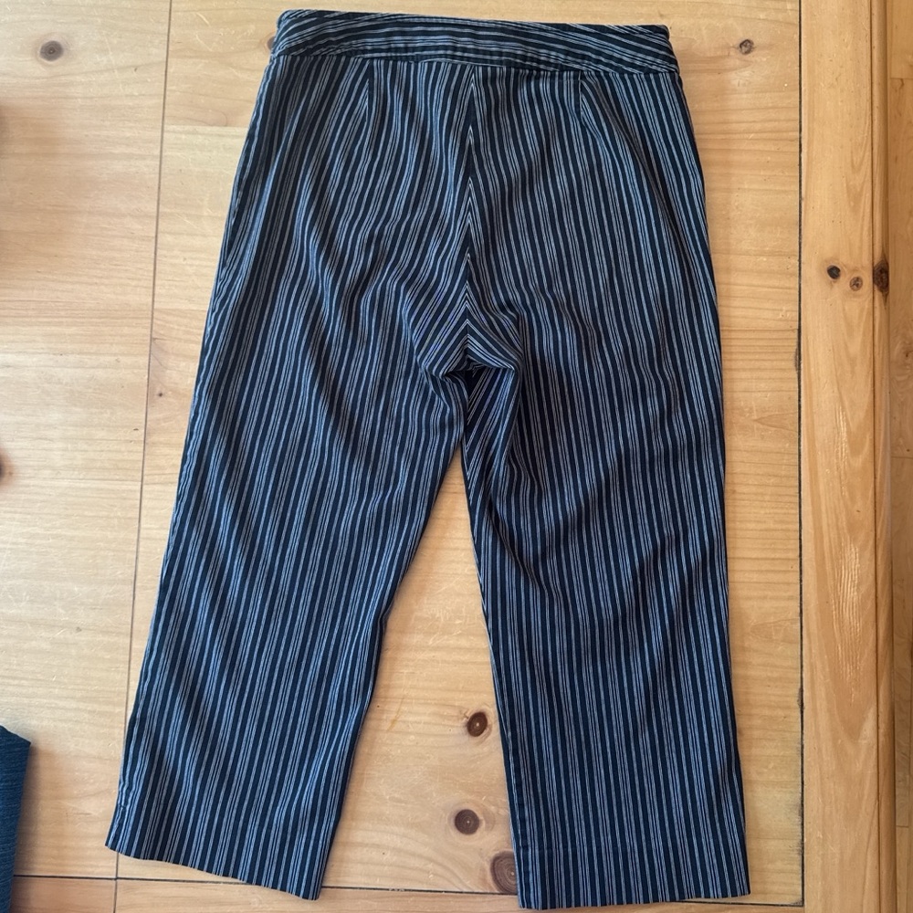 Liz Clairborne Capri trousers - Picture 2 of 4